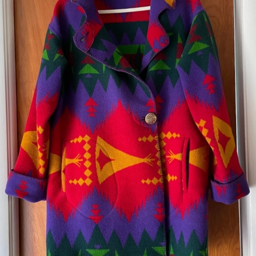 Gallery Multicolor Cape with Geometric Patterns